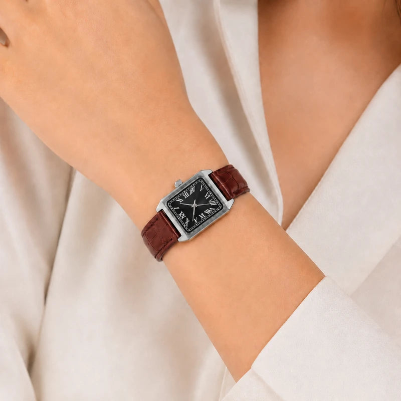 Fashion Square Women Quartz Wristwatch Classic Roman Numerals Dial Leather Strap Ladies Watch Simple Elegant Female Clock Gift